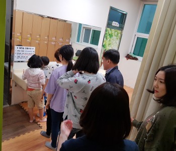 유성마을봉사단 '카네이션 산타' 진행 이미지