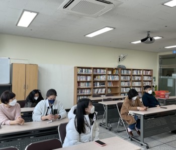 유성마을봉사단 평가회 및 9회기 진행 이미지
