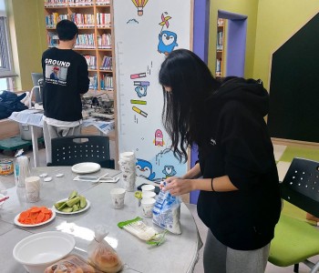 [기타네크워크] KLC충남대학교 & 유성구종합사회복지관 &#034;어르신 모닝빵&#034; 만들기 이미지