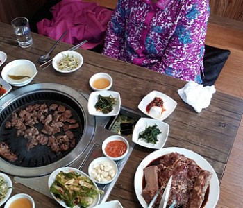 4월 어르신 생신잔치 이미지