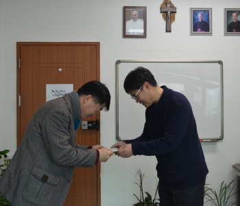 도룡동성당 후원금 전달 이미지
